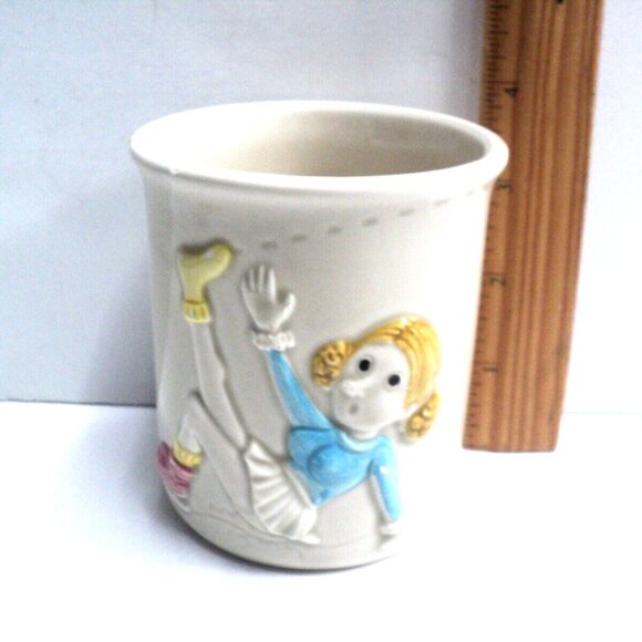 Enesco Imports Japan Cup Girl Skater Falling 1978 No Handle 2 Tiny Chips on Rim